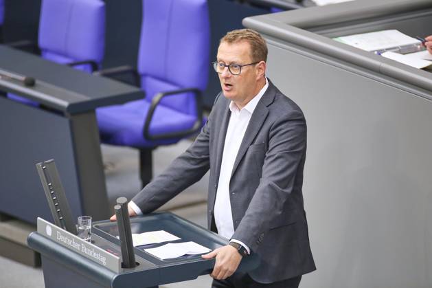 Berlin, Deutschland, 15.10.2026: Deutscher Bundestag: 102. Bundestagssitzung: Oliver Kaczmarek, SPD Copyright: xdtsxNachrichtenagenturx dts_139246