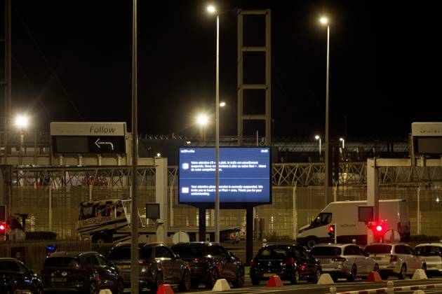 Serious Accident at Eurotunnel in Coquelles PHOTOPQR VOIX DU NORD JOHAN BEN AZZOUZ October 15, 2026 Coquelles, October 15, 2026 Serious accident at the Eurotunnel site Traffic has been halted A minibus collided with a stationary train near the Channel Tunnel, five people in critical condition PHOTO JOHAN BEN AZZOUZ LA VOIX DU NORD An accident at the Eurotunnel site on Thursday, October 15, 2026 A passenger bus collided with a freight train at the Eurotunnel facility in Northern France  Copyright: xPHOTOPQR VOIXxDUxNORD MAXPPPxJOHANxBENxAZZOUZx 20261015VDN0880 20261015VDN0880