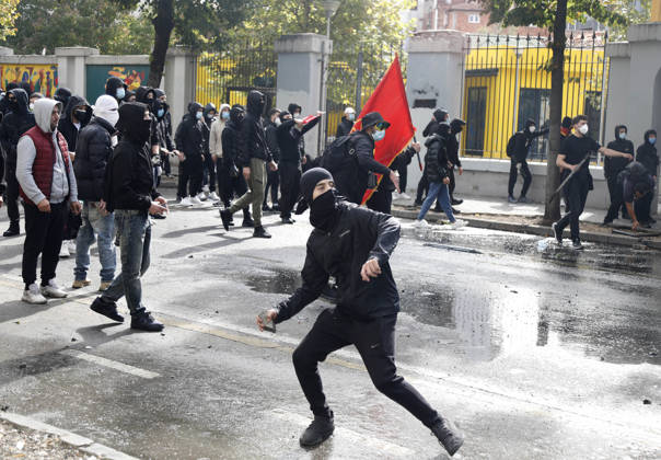 Protesters Clash with Police During a Demonstration in Tirana, Albania. Protesters throw stones at riot police during an anti-government demonstration in central Tirana on October 15, 2026, as protests continued for a third consecutive day over university conditions and demands for the resignation of Albanian Prime Minister Edi Rama. The latest rally follows two nights of violence in the capital, during which protesters and riot police clashed, police used water cannons and tear gas, and demonstrators damaged government offices and shops and set fire to several buildings. Light Studio Agency Malton Dibra Tirana Albania Copyright: xLightxStudioxAgencyx xMaltonxDibrax