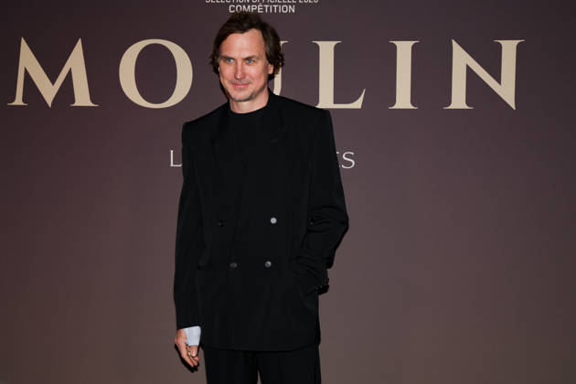 Lars Eidinger attends the Moulin Paris premiere on October 15, 2026, in Paris 460498, October 15, 2026, Paris, France  Copyright: xLionelxGuericolasx xStarfacex STAR_460498_103