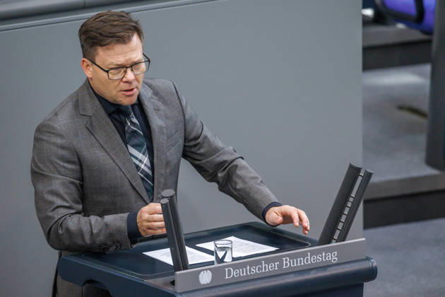 Bundestag Carsten Schneider (SPD), Minister fuer Umwelt, Klimaschutz, Naturschutz und nukleare Sicherheit, im Deutschen Bundestag am 16.10.26 in Berlin. Berlin Berlin Deutschland Bundestag