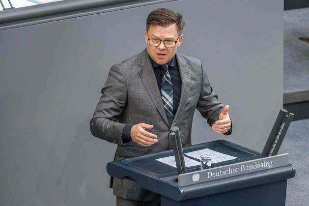 Bundestag Carsten Schneider (SPD), Minister fuer Umwelt, Klimaschutz, Naturschutz und nukleare Sicherheit, im Deutschen Bundestag am 16.10.26 in Berlin. Berlin Berlin Deutschland Bundestag