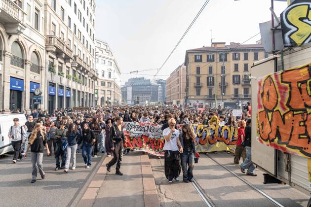IPA89759928 - Milan, October 16, 26, Largo Cairoli, No One Is a Stranger Student Strike  Copyright: xGiuliaxSciaccax xGiuliaxSciaccax IPA89759928