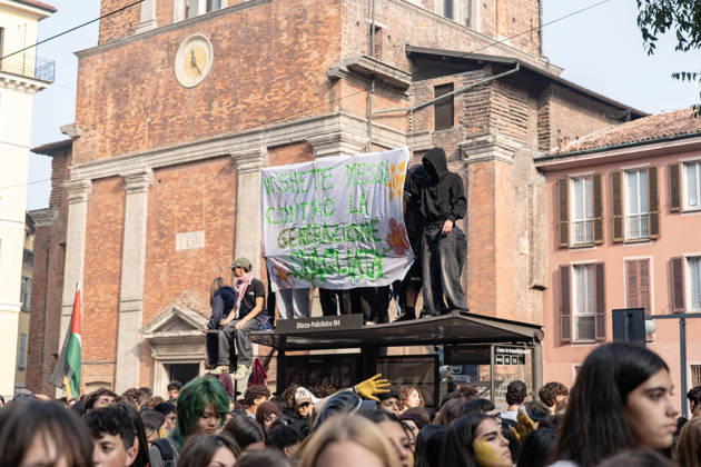 IPA89759944 - Milan, October 16, 26, Largo Cairoli, No One Is a Stranger Student Strike  Copyright: xGiuliaxSciaccax xGiuliaxSciaccax IPA89759944