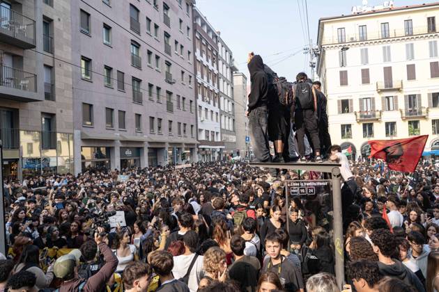 IPA89759942 - Milan, October 16, 26, Largo Cairoli, No One Is a Stranger Student Strike  Copyright: xGiuliaxSciaccax xGiuliaxSciaccax IPA89759942