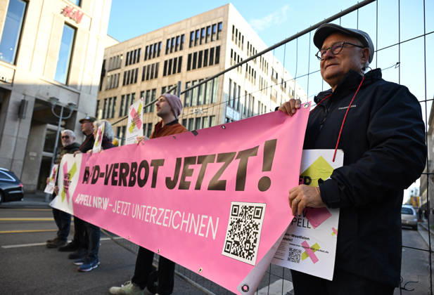 Rally calling for an AfD ban in Berlin BERLIN, GERMANY - OCTOBER 16: People take part in a rally near the Bundesrat calling for proceedings to ban the far-right Alternative for Germany (AfD) party and urge North Rhine-Westphalia Minister-President Hendrik Wüst to support their demand, as he is set to be elected President of the Bundesrat that day, in Berlin, Germany, on 16 October 2026. The rally is organized by the alliance NRW Appeal: AfD Ban Now, which reportedly collected more than 120,000 signatures in support of an AfD ban in North Rhine-Westphalia and is urging the Bundesrat to initiate proceedings before the Federal Constitutional Court to ban the party. Volodymyr Sindieiev Anadolu Berlin Germany. Editorial use only. Please get  Copyright: x2026xAnadoluxVolodymyrxSindieievx