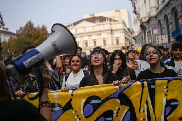 Nationwide school strike in Milan MILAN, ITALY - OCTOBER 16: Students take part in a demonstration during a nationwide school strike in Milan, Italy, on October 16, 2026. Protesters oppose the government s education policies and measures they consider discriminatory towards students of foreign origin, also highlighting demands for higher wages and an end to precarious employment in schools. Piero Cruciatti Anadolu Milan Italy. Editorial use only. Please get in touch for any other usage.  Copyright: x2026xAnadoluxPieroxCruciattix