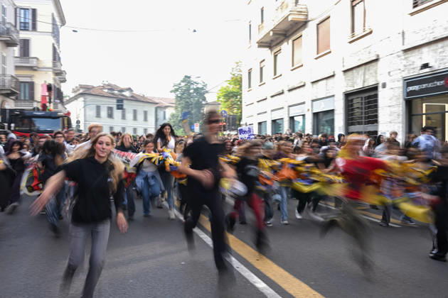 Nationwide school strike in Milan MILAN, ITALY - OCTOBER 16: Students take part in a demonstration during a nationwide school strike in Milan, Italy, on October 16, 2026. Protesters oppose the government s education policies and measures they consider discriminatory towards students of foreign origin, also highlighting demands for higher wages and an end to precarious employment in schools. Piero Cruciatti Anadolu Milan Italy. Editorial use only. Please get in touch for any other usage.  Copyright: x2026xAnadoluxPieroxCruciattix