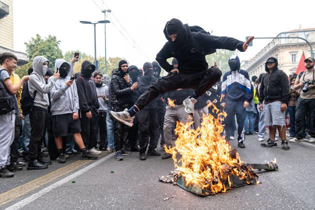 October 16, 2026, Turin, Piedmont, Italy: After days of occupations at many high schools across the city, following the French model, on Friday, October 16, in Turin, thousands of students took to the streets to protest the lack of resources in the school system and the inadequate condition of school buildings. The protesters marched through the city, stopping in front of Porta Susa, where teachers formed a human chain to separate them from the police. Lastly, in Piazza Castello, the police used water cannons and tear gas to disperse the demonstration, which had arrived outside the police headquarters. Turin Italy - ZUMAs377 20261016_znp_s377_008 Copyright: xPietroxStariccox