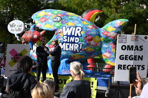 Rally calling for an AfD ban in Berlin BERLIN, GERMANY - OCTOBER 16: People take part in a rally near the Bundesrat calling for proceedings to ban the far-right Alternative for Germany (AfD) party and urge North Rhine-Westphalia Minister-President Hendrik Wüst to support their demand, as he is set to be elected President of the Bundesrat that day, in Berlin, Germany, on 16 October 2026. The rally is organized by the alliance NRW Appeal: AfD Ban Now , which reportedly collected more than 120,000 signatures in support of an AfD ban in North Rhine-Westphalia and is urging the Bundesrat to initiate proceedings before the Federal Constitutional Court to ban the party. Volodymyr Sindieiev Anadolu Berlin Germany. Editorial use only. Please get  Copyright: x2026xAnadoluxVolodymyrxSindieievx