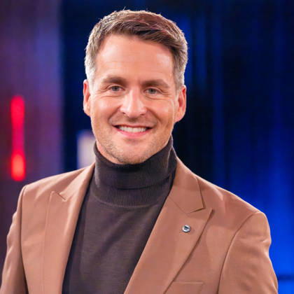 Kölner Treff am 16. Oktober 2026. Im Bild der Sänger und Schauspieler Alexander Klaws. Wie immer einfühlsam und zugleich humorvoll befragen Susan Link und Micky Beisenherz ihre Gäste. Köln Nordrhein-Westfalen Deutschland
