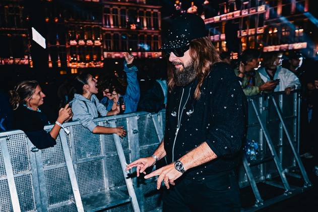 French Artist SÃ bastien Tellier pictured during the Angele Instinct Release Party , a surprise party organized by the Brussels singer to celebrate the release of her album Instinct at the Grote Markt Grand Place, in Brussels, Friday 16 October 2026.  EMILExWINDAL 190036481
