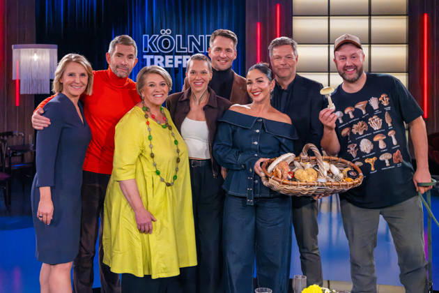 Kölner Treff am 16. Oktober 2026. Von links nach rechts: Gastgeberin Susan Link, Gastgeber Micky Beisenherz, Lea Linster, Spitzenköchin und Gastronomin aus Luxemburg, Stefanie Heinzmann, Pop- und Soulsängerin, der Sänger und Schauspieler Alexander Klaws, Conny from the Block und Amtsfluencerin Tülin Sezgin, Robert Habeck, Schriftsteller und ehemaliger Politiker, sowie Martin Maschka, Wildnisexperte, Pilzfachmann und Naturpädagoge. Wie immer einfühlsam und zugleich humorvoll befragen Susan Link und Micky Beisenherz ihre Gäste. Köln Nordrhein-Westfalen Deutschland