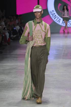 RECORD DATE NOT STATED Santa Resistencia presents its collection at SPFW N61. Sao Paulo (SP), 10 16 2026 Fashion SPFW n61 The Santa Resistencia brand presents its collection during Sao Paulo Fashion Week n61, in Sao Paulo, this Friday (16).(Foto: Leco Viana Thenews2 imago images) Santa Resistencia presents its collection at SPFW N61.  Copyright: xLecoxVianax