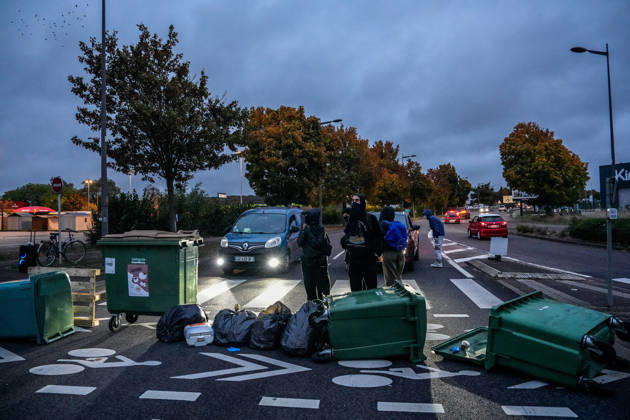 Early morning road blockades erupt across Nancy NANCY, FRANCE - OCTOBER 17: Early morning road blockades erupt across Nancy, France, on Saturday, October 17, 2026. Demonstrators, including Gilets Jaunes (Yellow Vests) and local protest groups, initiated early traffic disruptions and filters on key thoroughfares around 8:00 AM, ahead of a planned major national day of action against the rising cost of living and soaring fuel prices. Traffic across key access points has been significantly slowed as law enforcement monitors the early escalations. Muhammed Said Tako Anadolu Nancy France. Editorial use only. Please get in touch for any other usage.  Copyright: x2026xAnadoluxMuhammedxSaidxTakox