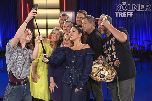 Susan Link, Micky Beisenherz, Lea Linster, Stefanie Heinzmann, Alexander Klaws, Tülin Sezgin, Robert Habeck und Martin Maschka bei der Aufzeichnung der WDR-Talkshow Kölner Treff im WDR Studio BS 3. Köln, 16.10.2026