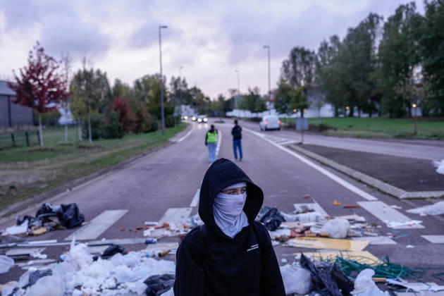Protesters reinforce filtering blockades and traffic disruptions in Nancy ahead of major afternoon mobilization NANCY, FRANCE - OCTOBER 17: Demonstrators establish filtering blockades and barricades along major thoroughfares and roundabouts during ongoing protests in Nancy, France on Saturday, October 17, 2026. The intensified road blockades caused prolonged disruptions to urban traffic and public transportation services across the city ahead of a planned major afternoon mobilization rally. Muhammed Said Tako Anadolu Nancy France. Editorial use only. Please get in touch for any other usage.  Copyright: x2026xAnadoluxMuhammedxSaidxTakox