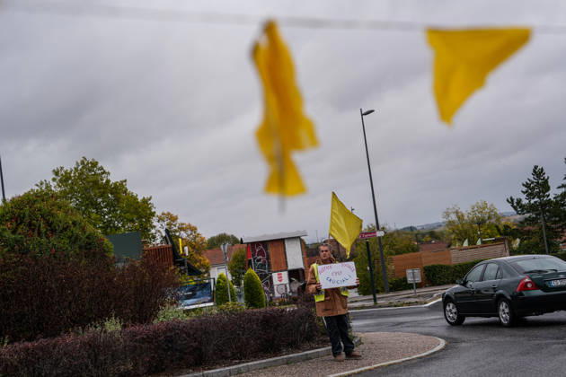 Protesters reinforce filtering blockades and traffic disruptions in Nancy ahead of major afternoon mobilization NANCY, FRANCE - OCTOBER 17: Demonstrators establish filtering blockades and barricades along major thoroughfares and roundabouts during ongoing protests in Nancy, France on Saturday, October 17, 2026. The intensified road blockades caused prolonged disruptions to urban traffic and public transportation services across the city ahead of a planned major afternoon mobilization rally. Muhammed Said Tako Anadolu Nancy France. Editorial use only. Please get in touch for any other usage.  Copyright: x2026xAnadoluxMuhammedxSaidxTakox