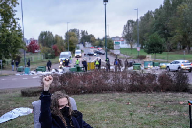 Protesters reinforce filtering blockades and traffic disruptions in Nancy ahead of major afternoon mobilization NANCY, FRANCE - OCTOBER 17: Demonstrators establish filtering blockades and barricades along major thoroughfares and roundabouts during ongoing protests in Nancy, France on Saturday, October 17, 2026. The intensified road blockades caused prolonged disruptions to urban traffic and public transportation services across the city ahead of a planned major afternoon mobilization rally. Muhammed Said Tako Anadolu Nancy France. Editorial use only. Please get in touch for any other usage.  Copyright: x2026xAnadoluxMuhammedxSaidxTakox