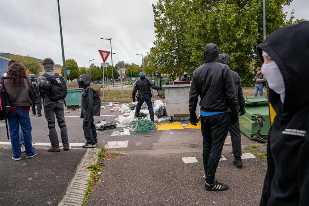 Protesters reinforce filtering blockades and traffic disruptions in Nancy ahead of major afternoon mobilization NANCY, FRANCE - OCTOBER 17: French riot police officers clear street barricades and makeshift road obstacles to reopen traffic lanes during ongoing protests in Nancy, France on Saturday, October 17, 2026. Law enforcement intervened along major urban thoroughfares and roundabouts to dismantle filtering blockades and restore public transportation networks ahead of a major planned afternoon mobilization. Muhammed Said Tako Anadolu Nancy France. Editorial use only. Please get in touch for any other usage.  Copyright: x2026xAnadoluxMuhammedxSaidxTakox
