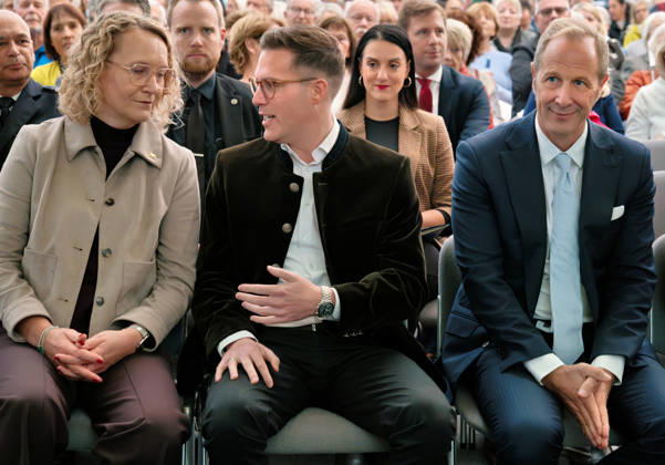 Ravensburg Bürgerempfang auf der Oberschwabenschau mi Manuel Hagel (CDU), stellvertretender Ministerpräsident und OB Daniel Rapp v.l.n.r. Ioana Dirlewanger, Persönliche Referentin des Innenministers, Manuel Hagel (CDU), stellvertretender Ministerpräsident und Minister des Inneren, für Digitalisierung und Europa des Landes Baden-Württemberg, Dr. Daniel Rapp, Oberbürgermeister der Stadt Ravensburg, beim Bürgerempfang der Stadt Ravensburg auf der Oberschwabenschau 2026. For editorial use only. Copyright: xEibner-Pressefotox EP_EER