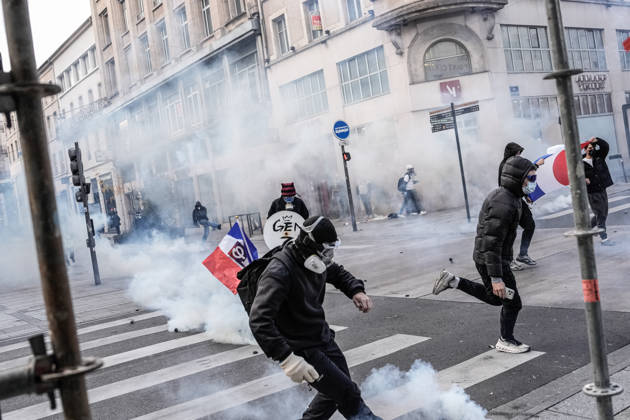 French police intervene in Nancy protests against rising living costs NANCY, FRANCE - OCTOBER 17: French riot police officers deploy tear gas to disperse demonstrators clashing with law enforcement during a nationwide protest over rising living costs, fuel prices, and education funding in Nancy, France on Saturday, October 17, 2026. Clashes broke out after groups of youth set up street barricades around secondary schools and central thoroughfares, prompting police units to intervene with crowd-control canisters to reopen urban transit corridors. Muhammed Said Tako Anadolu Nancy France. Editorial use only. Please get in touch for any other usage.  Copyright: x2026xAnadoluxMuhammedxSaidxTakox