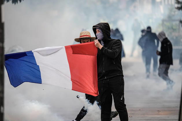 French police intervene in Nancy protests against rising living costs NANCY, FRANCE - OCTOBER 17: French riot police officers deploy tear gas to disperse demonstrators clashing with law enforcement during a nationwide protest over rising living costs, fuel prices, and education funding in Nancy, France on Saturday, October 17, 2026. Clashes broke out after groups of youth set up street barricades around secondary schools and central thoroughfares, prompting police units to intervene with crowd-control canisters to reopen urban transit corridors. Muhammed Said Tako Anadolu Nancy France. Editorial use only. Please get in touch for any other usage.  Copyright: x2026xAnadoluxMuhammedxSaidxTakox
