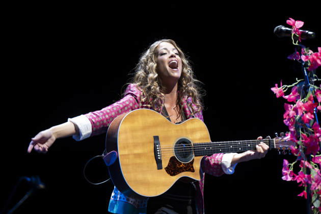 Sofía Ellar Performs in Madrid, Spain - 17 Oct 2026 Singer Sofía Ellar performs during a concert at the Plaza de Espana in Madrid. Madrid Spain Copyright: xAtilanoxGarciax xSOPAxImagesx PHOTO12806