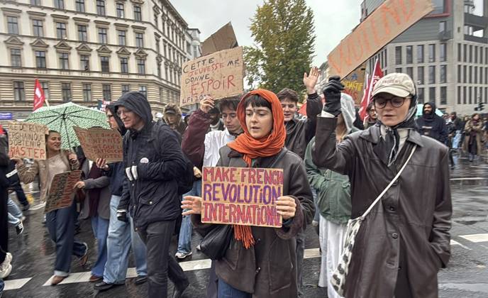 Students march in Berlin in solidarity with education protests in France BERLIN, GERMANY - OCTOBER 17: Students march through Berlin carrying banners and placards in solidarity with students protesting for better education conditions in France, on October 17, 2026 in Berlin, Germany. Erbil Basay Anadolu Berlin Germany. Editorial use only. Please get in touch for any other usage.  Copyright: x2026xAnadoluxErbilxBasayx