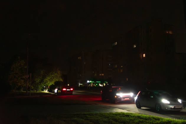 Power outage amid the Russia-Ukraine war in Lviv LVIV, UKRAINE – OCTOBER 17: People walk along dark streets during a power outage amid the Russia-Ukraine war and dropping temperatures in Lviv, Ukraine, on October 17, 2026. On the night of October 17, Russian forces launched a massive, combined-arms strike, targeting areas including the western regions of Ukraine. The energy sector was the primary target of the attacks. According to President Zelensky, the Russians inflicted one of the biggest blows to the Ukrainian energy sector today. Power outage schedules have been introduced across Ukraine. Olena Znak Anadolu L vivs ka Oblast Ukraine. Editorial use only. Please get in touch for any other usage.  Copyright: x2026xAnadoluxOlenaxZnakx