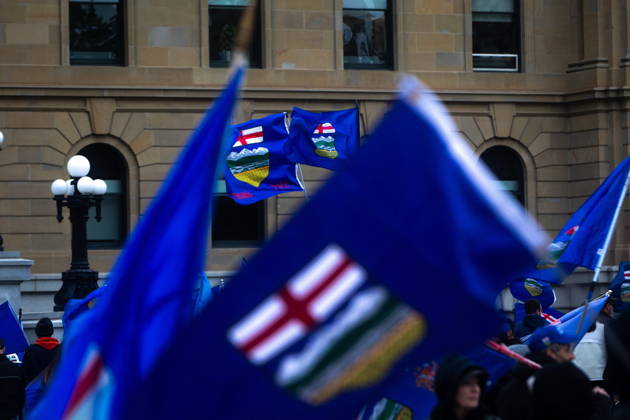 October 17, 2026, Edmonton, Ab, Canada: Flags wave in the wind during an Alberta independence rally at the Alberta legislature, in Edmonton on Saturday, Oct. 17, 2026. Edmonton Canada  - ZUMAc35_ 20261017_zaf_c35_035 Copyright: xAmandaxMayxEricksonx