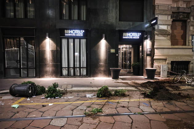 IPA89830558 - Milan: Damage caused by clashes between protesters and police during the Italia in Piazza demonstration against the high cost of living in the city center. Pictured: Damage on Missori Street Copyright: xAlessandroxBremecx xx IPA89830558