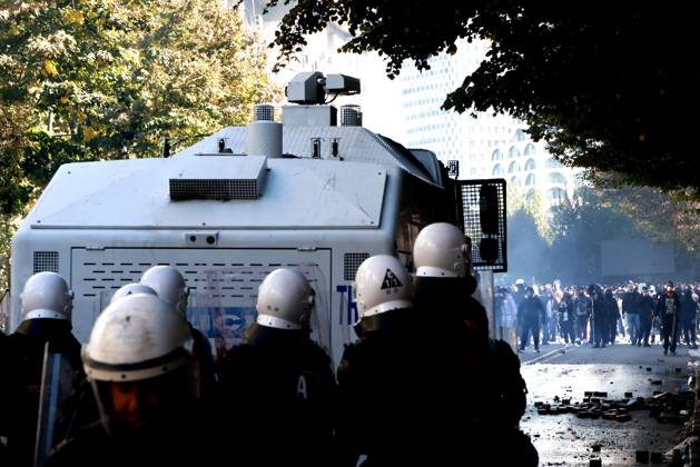 Tirana Clashes Enter Fifth Day TIRANA, ALBANIA, OCTOBER 17, 2026: Demonstrators clash with riot police outside the Ministry of Education during student-led anti-government protests in Tirana. Police deploy tear gas as protesters throw stones during a fifth consecutive day of unrest. Demonstrators demand improved university conditions and the resignation of Prime Minister Edi Rama. Tirana Albania Copyright: x xVlasovxSulajx xJNAxPressx
