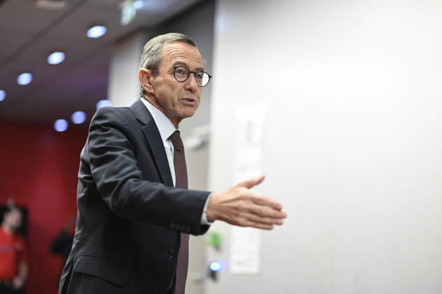 Bruno Retailleau on Franc Jeu - Paris Bruno Retailleau candidate for the 2027 presidential election poses for pictures for Franc Jeu on France 2 channel in Paris, France on October 18, 2026. Photo by Stephane Le Tellec ABACAPRESS.COM Paris France Copyright: xLexTellecxStephane ABACAx