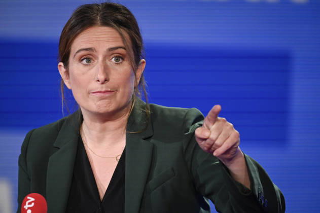 Marine Tondelier on Franc Jeu - Paris Leader of the Ecologists and French candidate for presidency Marine Tondelier poses for pictures for Franc Jeu on France 2 channel in Paris, France on October 18, 2026. Photo by Stephane Le Tellec ABACAPRESS.COM Paris France Copyright: xLexTellecxStephane ABACAx