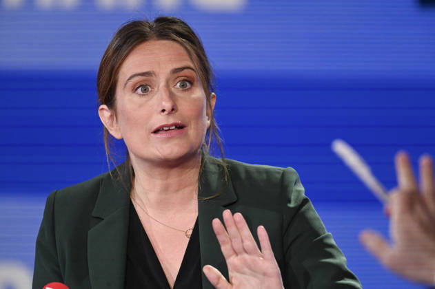 Marine Tondelier on Franc Jeu - Paris Leader of the Ecologists and French candidate for presidency Marine Tondelier poses for pictures for Franc Jeu on France 2 channel in Paris, France on October 18, 2026. Photo by Stephane Le Tellec ABACAPRESS.COM Paris France Copyright: xLexTellecxStephane ABACAx