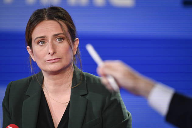 Marine Tondelier on Franc Jeu - Paris Leader of the Ecologists and French candidate for presidency Marine Tondelier poses for pictures for Franc Jeu on France 2 channel in Paris, France on October 18, 2026. Photo by Stephane Le Tellec ABACAPRESS.COM Paris France Copyright: xLexTellecxStephane ABACAx