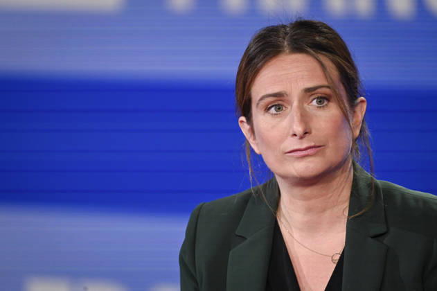 Marine Tondelier on Franc Jeu - Paris Leader of the Ecologists and French candidate for presidency Marine Tondelier poses for pictures for Franc Jeu on France 2 channel in Paris, France on October 18, 2026. Photo by Stephane Le Tellec ABACAPRESS.COM Paris France Copyright: xLexTellecxStephane ABACAx