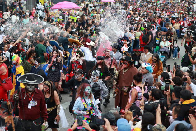 Thousands join annual Zombie Walk in Mexico City MEXICO CITY, MEXICO - OCTOBER 18: People dressed as zombies and horror movie characters take part in the annual Zombie Walk as spectators watch along the streets of the historic center in Mexico City, Mexico, on October 18, 2026. Thousands gather for the event, which is held annually in major cities around the world. Daniel Cardenas Anadolu Mexico City Mexico. Editorial use only. Please get in touch for any other usage.  Copyright: x2026xAnadoluxDanielxCardenasx