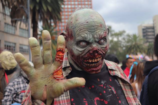 October 18, 2026, Mexico City, Mexico: MEXICO Mexico City, MEXICO - OCTOBER 18, 2026: Participants in the 19th annual Zombie Walk Mexico 2026, dressed as the living dead, monsters, and horror characters, gather at the Monument to the Revolution in Mexico City. Mexico City Mexico - ZUMAq101 20261018_zna_q101_248 Copyright: xCarlosxSantiagox