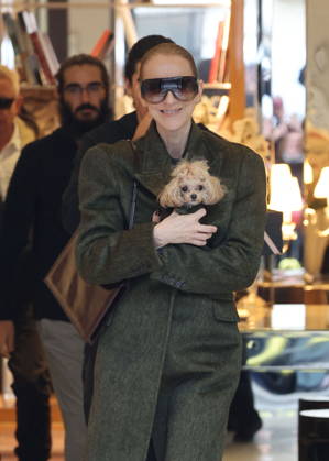 Céline Dion leaves the Royal Monceau hotel with her sons Nelson and Eddy and her dog the day after her final concert in Paris on October 19, 2026. Cyril Moreau, Bestimage. Céline Dion leaves the Royal Monceau hotel with her sons Nelson and Eddy and her dog, the day after her final concert in Paris on October 19, 2026, Paris, France  Copyright: xCYRILxMOREAUx xBESTIMAGExCYRILxMOREAUx xBESTIMAGEx