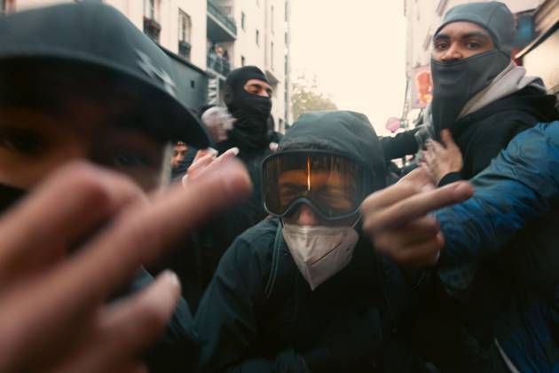 Second day of Paris riots PARIS, FRANCE - OCTOBER 18, 2026: Protesters clash with police near Place de la RÃ publique in Paris during a protest against austerity. Protesters set up makeshift barricades and start fires in the square and surrounding streets. After police clear the square, protesters attack nearby shops. Paris France Copyright: x xOualidxAbdellaouix xJNAxPressx
