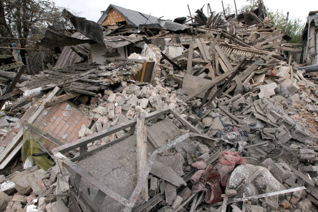 Russian troops hit Dnipro with guided bombs The premises of a house are reduced to rubble by a Russian bombardment in Dnipro, Ukraine, on October 19, 2026. On Monday morning, Russian forces launched guided aerial bombs at the eastern city, damaging private homes and infrastructure. An 84-year-old woman was hospitalised in moderate condition. Dnipro Ukraine Copyright: xMykolaxMiakshykovx originalFilename: ukrinform-russiant261019_npcuo