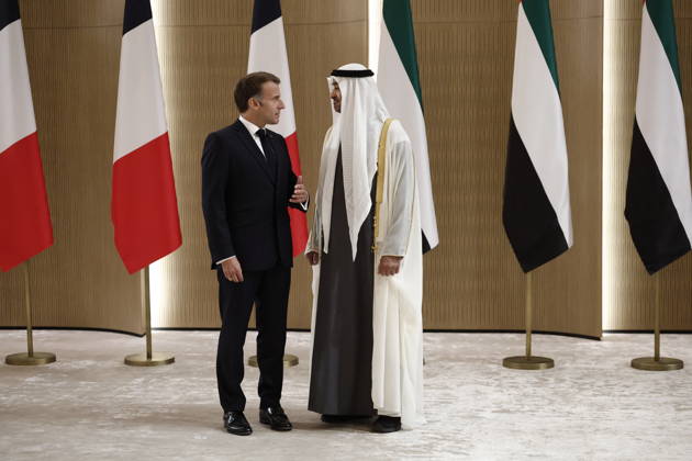 President Macron Visit To Middle East - Abu Dhabi Sheikh Mohamed bin Zayed Al Nahyan, President of the United Arab Emirates (UAE), welcomes French President Emmanuel Macron upon his arrival at Zayed International Airport in Abu Dhabi, United Arab Emirates, October 19, 2026. Photo by Benoit Tessier Pool ABACAPRESS.COM Abu Dhabi United Arab Emirates Copyright: xTessierxBenoit Pool ABACAx