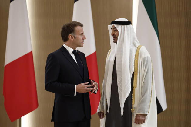 President Macron Visit To Middle East - Abu Dhabi Sheikh Mohamed bin Zayed Al Nahyan, President of the United Arab Emirates (UAE), welcomes French President Emmanuel Macron upon his arrival at Zayed International Airport in Abu Dhabi, United Arab Emirates, October 19, 2026. Photo by Benoit Tessier Pool ABACAPRESS.COM Abu Dhabi United Arab Emirates Copyright: xTessierxBenoit Pool ABACAx