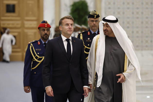President Macron Visit To Middle East - Abu Dhabi Sheikh Mohamed bin Zayed Al Nahyan, President of the United Arab Emirates (UAE), welcomes French President Emmanuel Macron for a meeting at Qasr Al Watan presidential palace in Abu Dhabi, United Arab Emirates, October 19, 2026. Photo by Benoit Tessier Pool ABACAPRESS.COM Abu Dhabi United Arab Emirates Copyright: xTessierxBenoit Pool ABACAx