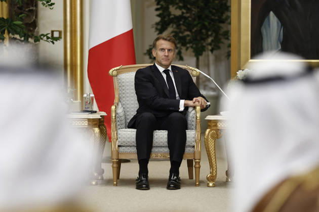 President Macron Visit To Middle East - Abu Dhabi French President Emmanuel Macron attends a meeting with Sheikh Mohamed bin Zayed Al Nahyan, President of the United Arab Emirates (UAE), (not seen) at Qasr Al Watan presidential palace in Abu Dhabi, United Arab Emirates, October 19, 2026. Photo by Benoit Tessier Pool ABACAPRESS.COM Abu Dhabi United Arab Emirates Copyright: xTessierxBenoit Pool ABACAx