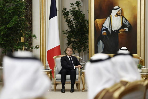 President Macron Visit To Middle East - Abu Dhabi French President Emmanuel Macron attends a meeting with Sheikh Mohamed bin Zayed Al Nahyan, President of the United Arab Emirates (UAE), (not seen) at Qasr Al Watan presidential palace in Abu Dhabi, United Arab Emirates, October 19, 2026. Photo by Benoit Tessier Pool ABACAPRESS.COM Abu Dhabi United Arab Emirates  Copyright: xTessierxBenoit Pool ABACAx