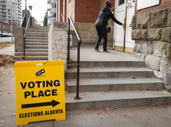 October 19, 2026, Calgary, Ab, CANADA: A voter enters a polling station to cast their vote in the Alberta referendum in Calgary, Monday, Oct. 19, 2026. Calgary CANADA - ZUMAc35_ 20261019_zaf_c35_059 Copyright: xJeffxMcintoshx