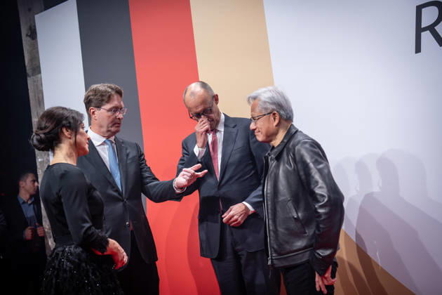 Katherina Reiche, Bundesministerin für Wirtschaft und Energie, Ola Källenius, CEO Mercedes-Benz Group AG, Friedrich Merz, Bundeskanzler, Jensen Huang, CEO Nvidia Corporation (von links) auf dem roten Teppich;Invest in Germany Summit 2026 - Red Carpet for Investments - Event Location Kraftwerk Berlin, Berlin Berlin Deutschland Kraftwerk Event Location
